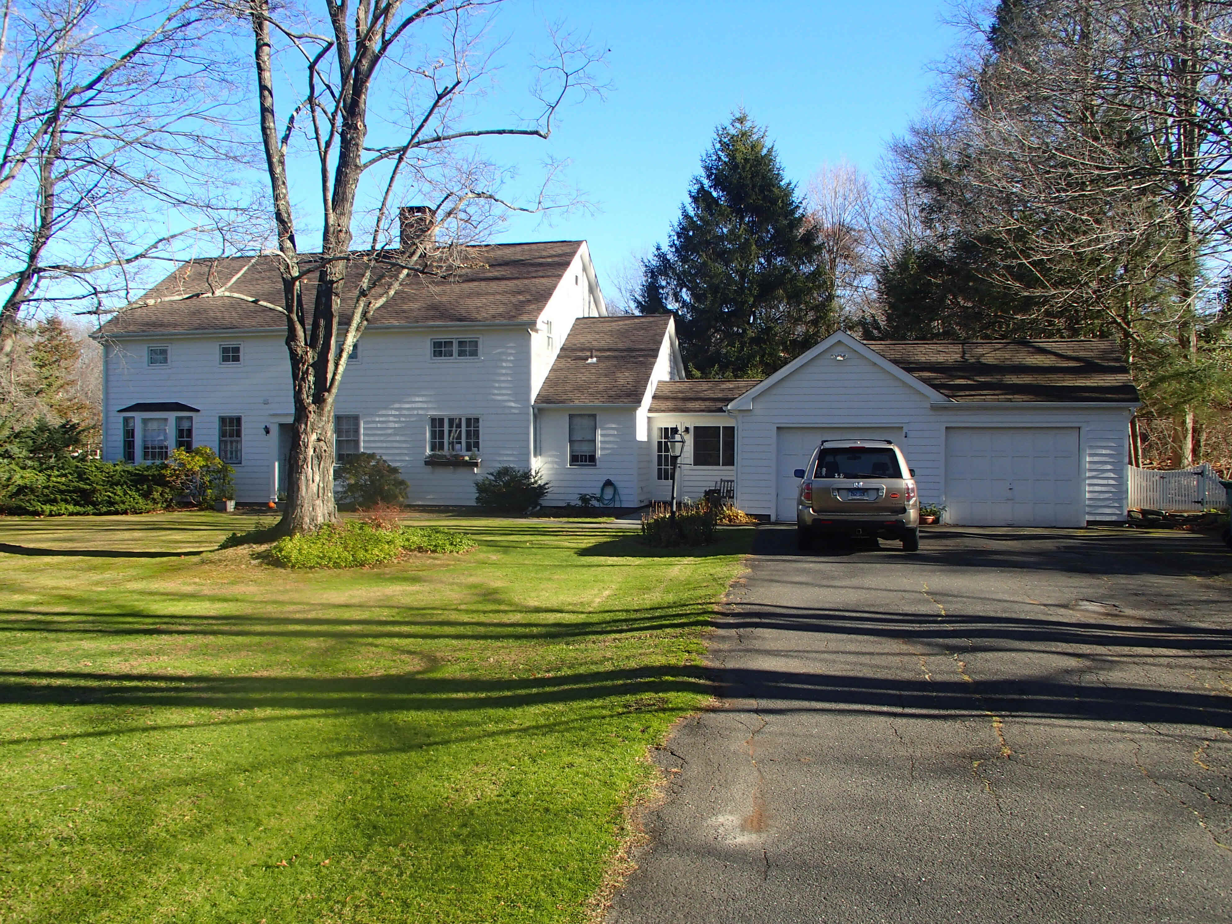 Building photograph for 32 HUT HILL RD